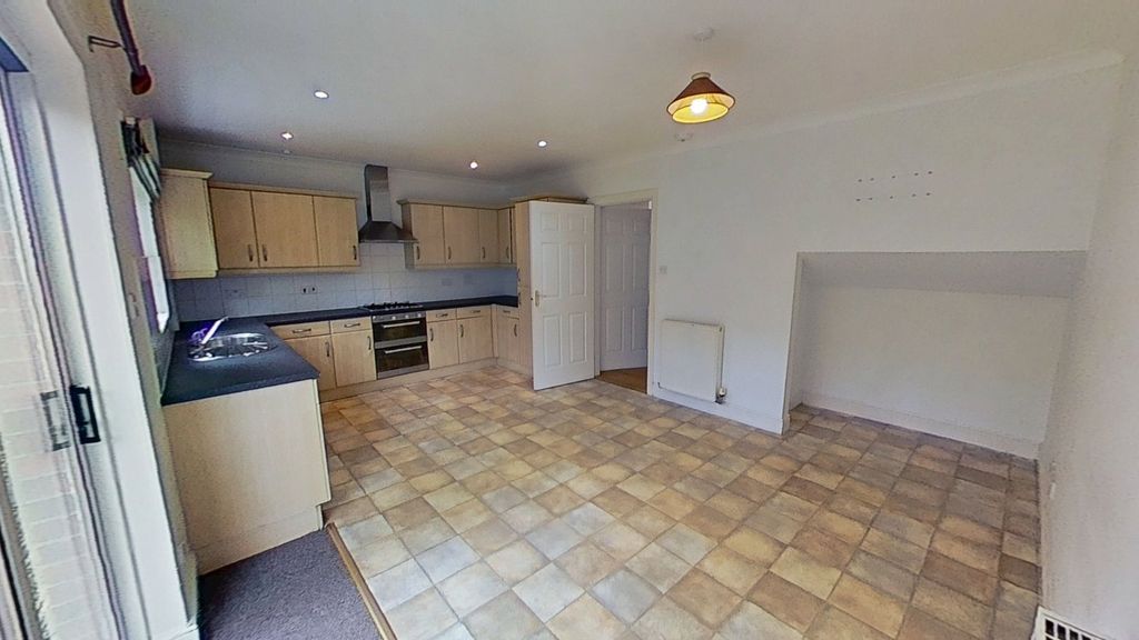 Property photo 2 of 12 Picture No. 21