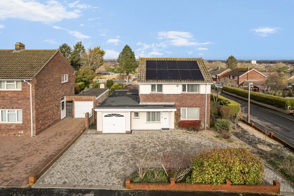 Property photo 3 of 19 1415233-1-698F148B3Db16