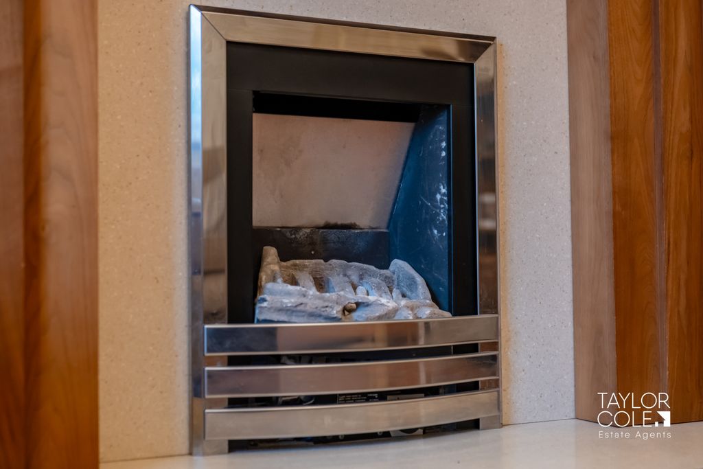 Property photo 3 of 24