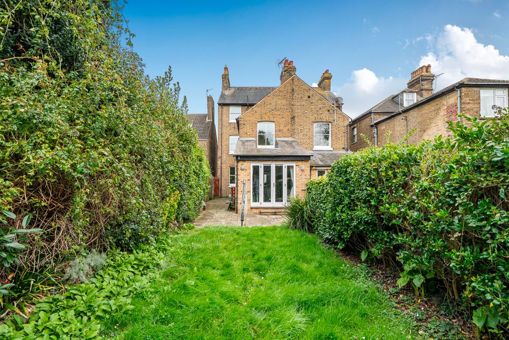 Property photo 2 of 19