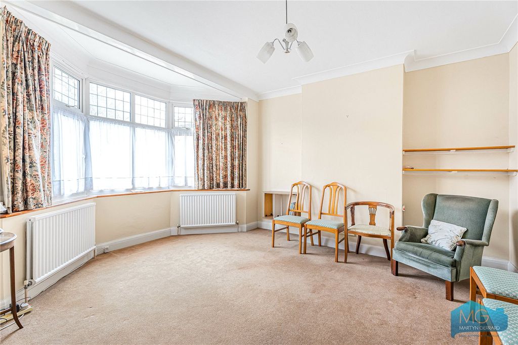 Property photo 2 of 27 Picture No. 32