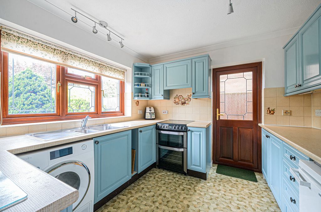 Property photo 3 of 17 1336853-13-689c55...