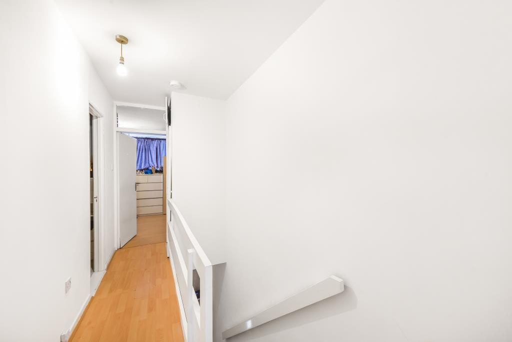 Property photo 2 of 10 Bathroom