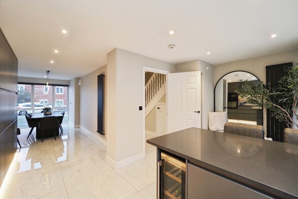 Property photo 2 of 20 9Fa618A43F9E1c3B5Edc85F80E3687Ca53F6A797.Jpeg