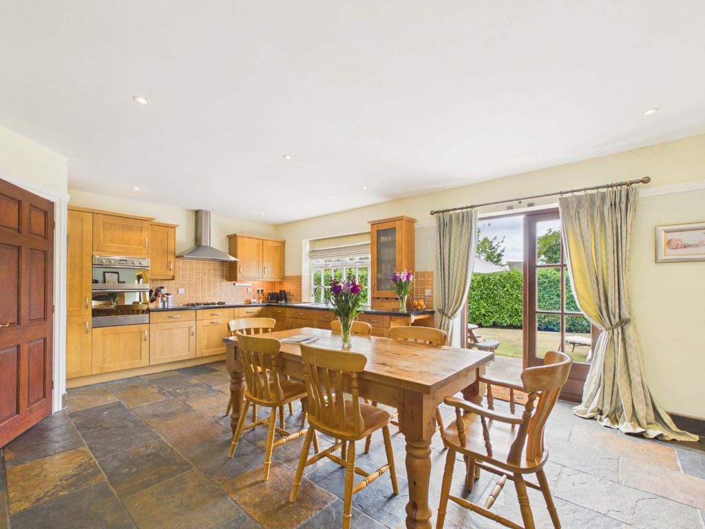 Property photo 2 of 29 5351535