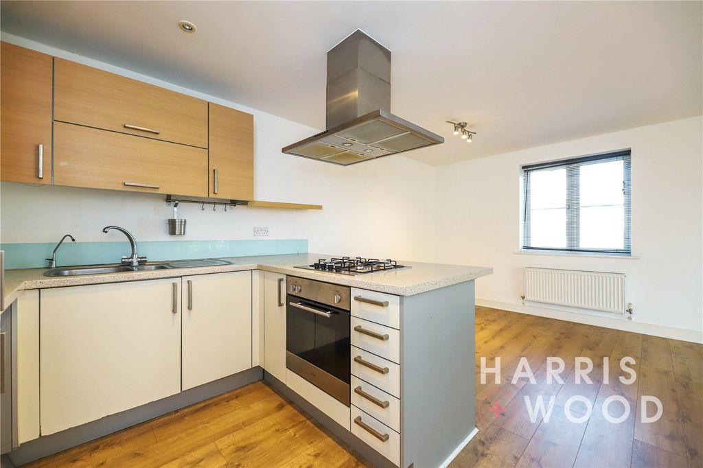 Property photo 2 of 17 Picture No. 02