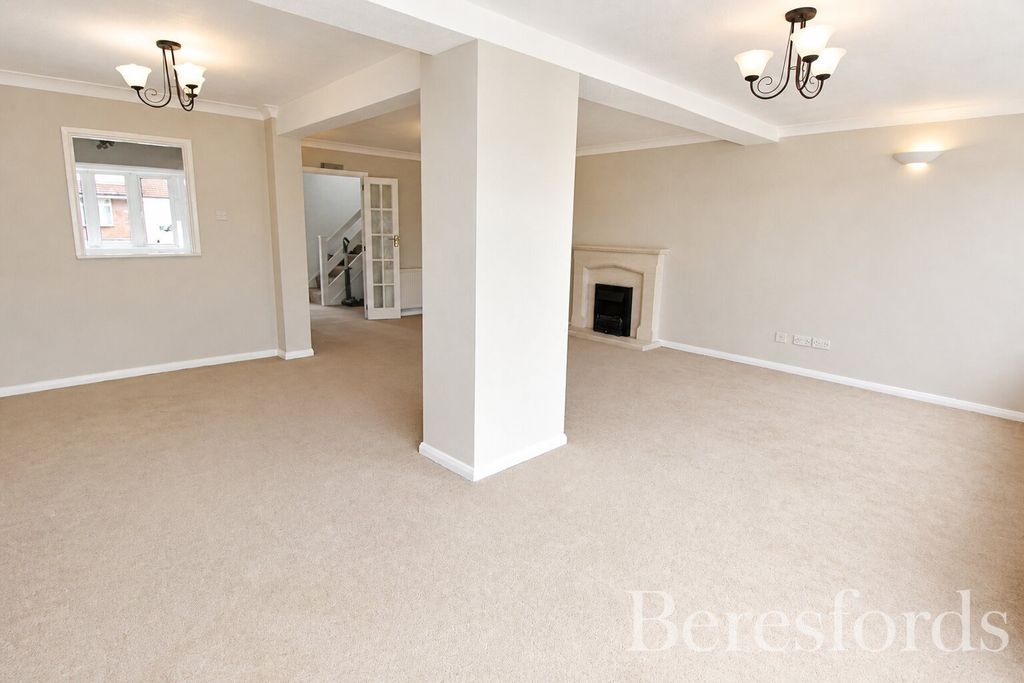 Property photo 3 of 12 Lounge View 2