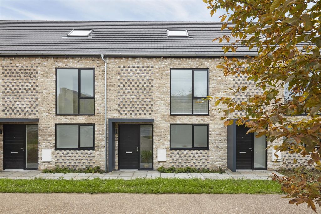 Property photo 3 of 25 Shelford_Road_Trumpington_1510240001.Jpg