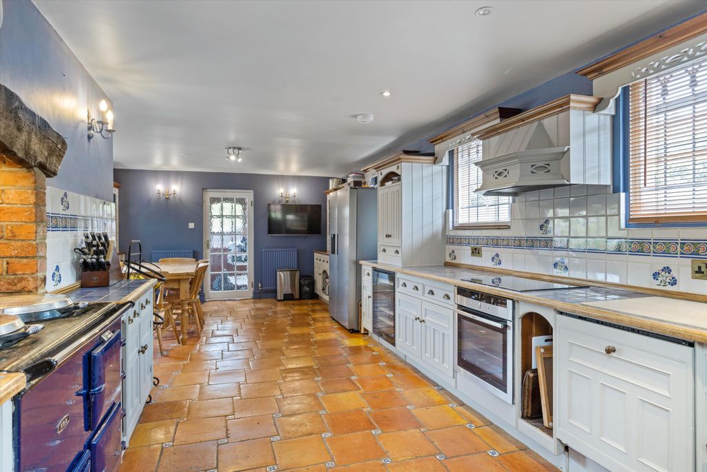 Property photo 3 of 18 Image