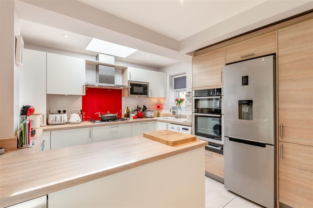 Property photo 2 of 30 Kitchen