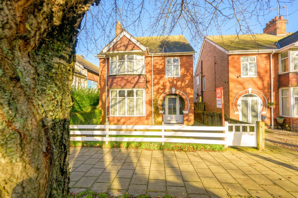 Property photo 1 of 25