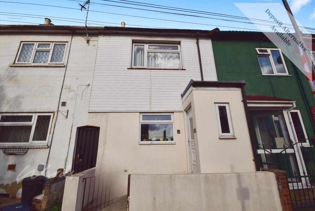 Property photo 1 of 8 Luton Front
