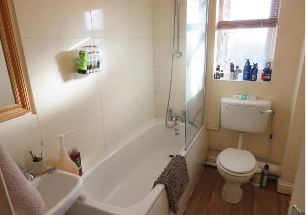Property photo 2 of 3 Bathroom