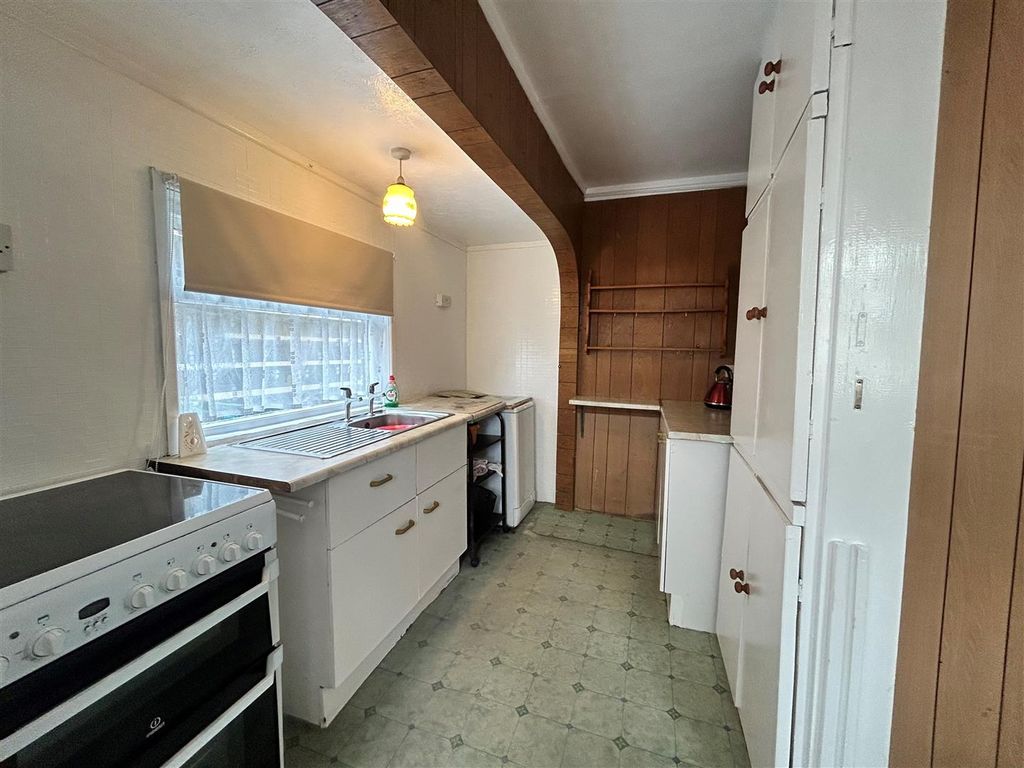 Property photo 2 of 12 Kitchen