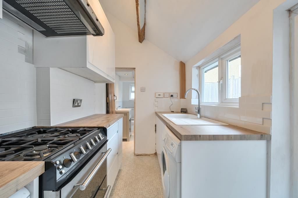 Property photo 2 of 19 Kitchen