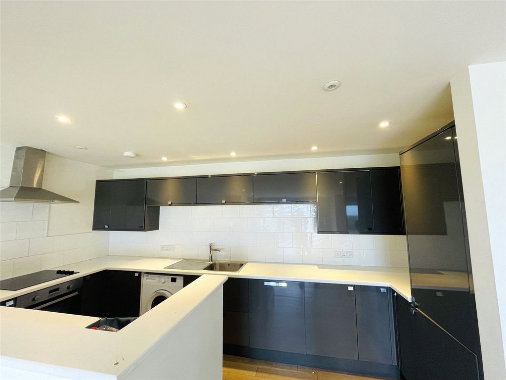 Property photo 3 of 14 Picture No. 28