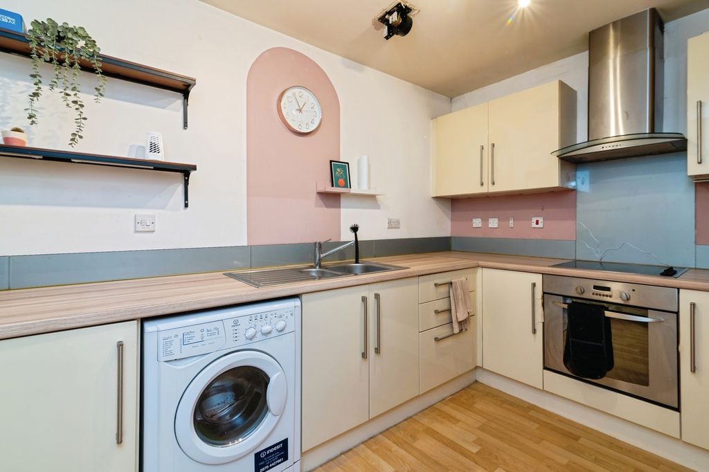 Property photo 2 of 15 Photo