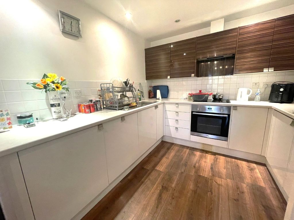 Property photo 2 of 9 3741101