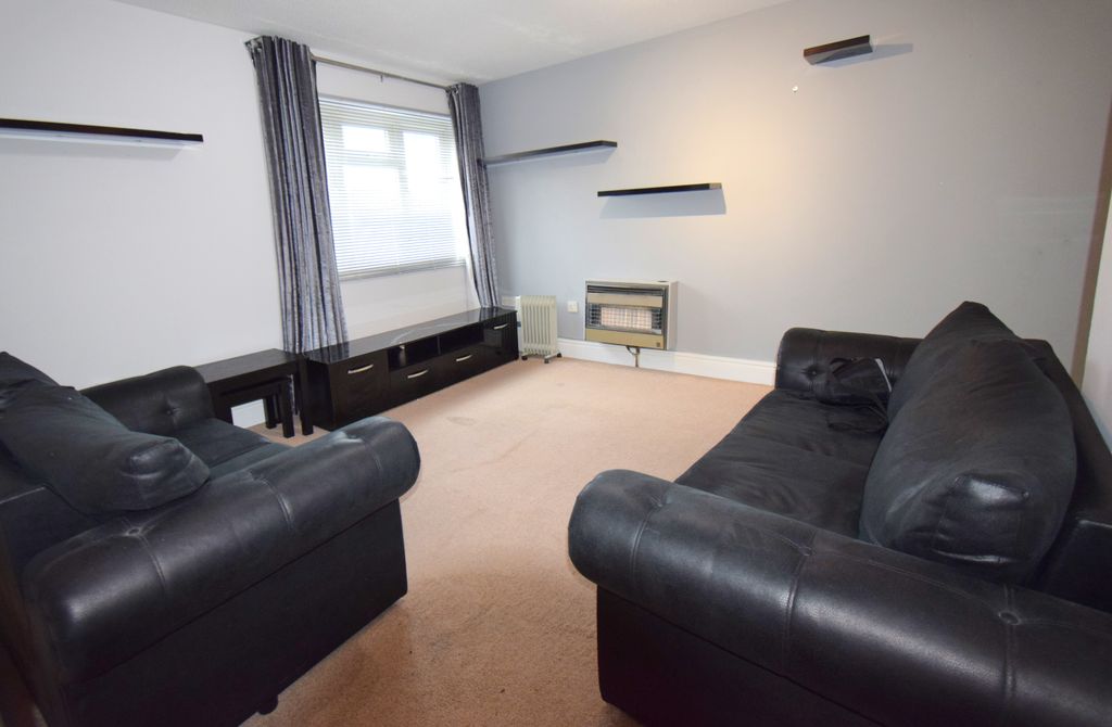 Property photo 2 of 6 Living Room