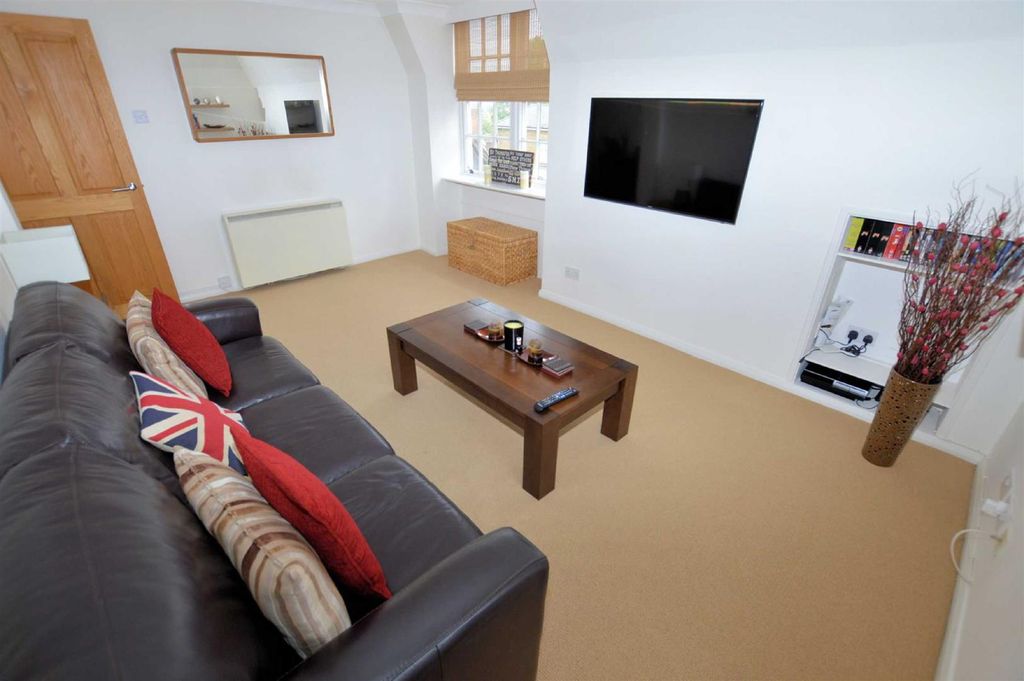 Additional image 10 of 2 bed flat for saleSpriggs Court, Palmers Hill, Epping CM16