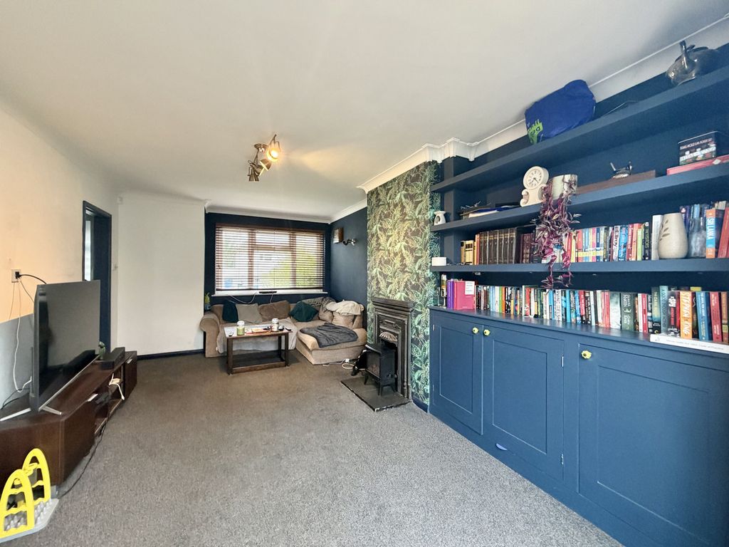 Property photo 3 of 12