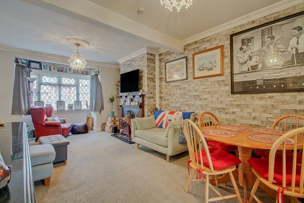 Property photo 3 of 12 4668125