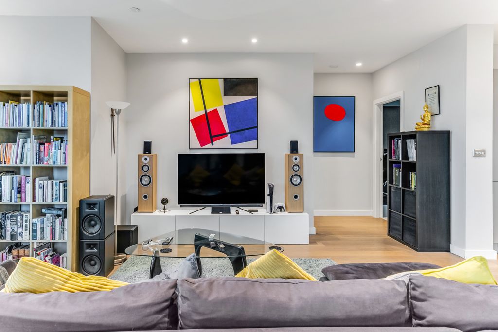 Property photo 2 of 13