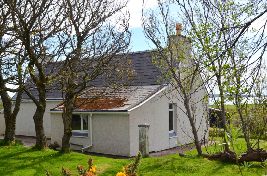 Property photo 3 of 32 The Cottage