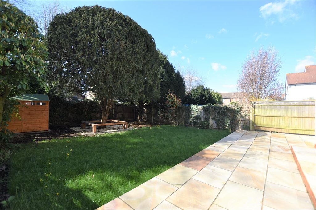 Property photo 2 of 13 Garden 1.Jpg