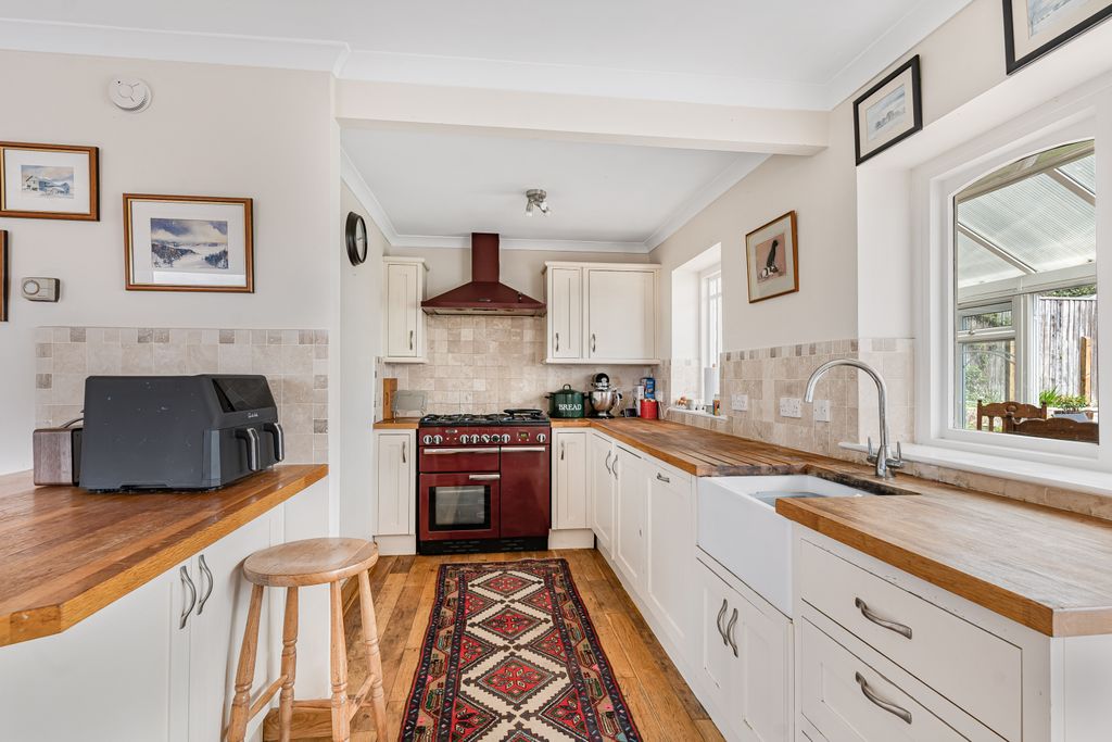 Property photo 2 of 24 Kitchen