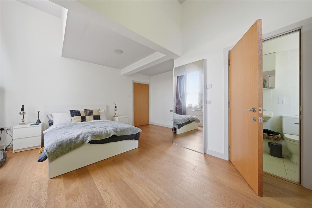 Property photo 3 of 17 3