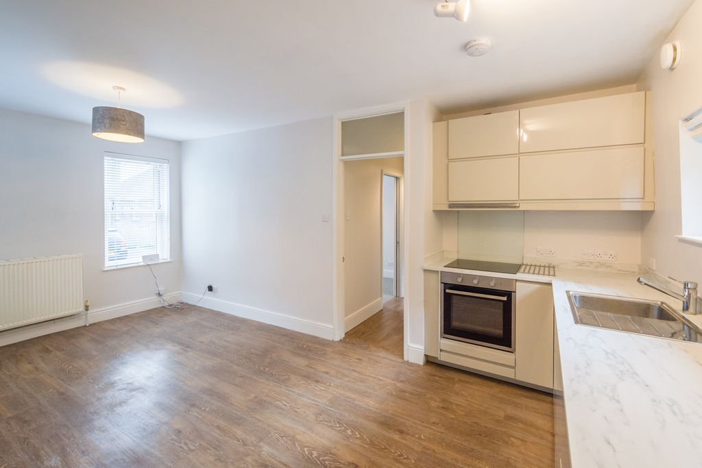 Property photo 3 of 7 14A Station Road - Gff -1