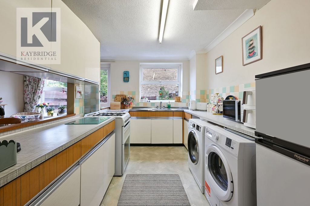 Property photo 3 of 13 Rodney Road, New Malden - Kt3 5Ab