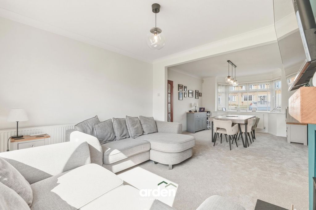 Property photo 2 of 17