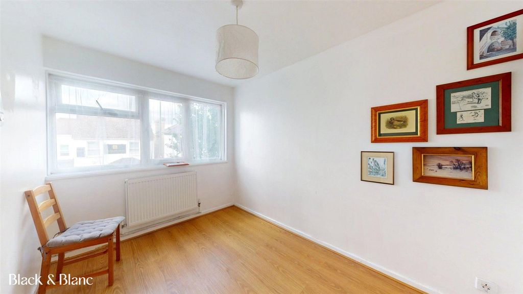 Property photo 3 of 6 Dining Room