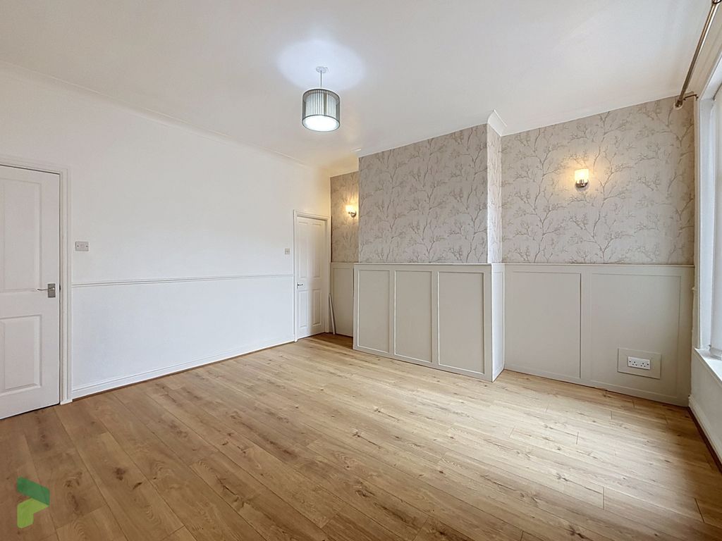 Property photo 3 of 15 Living Room/Dining Room