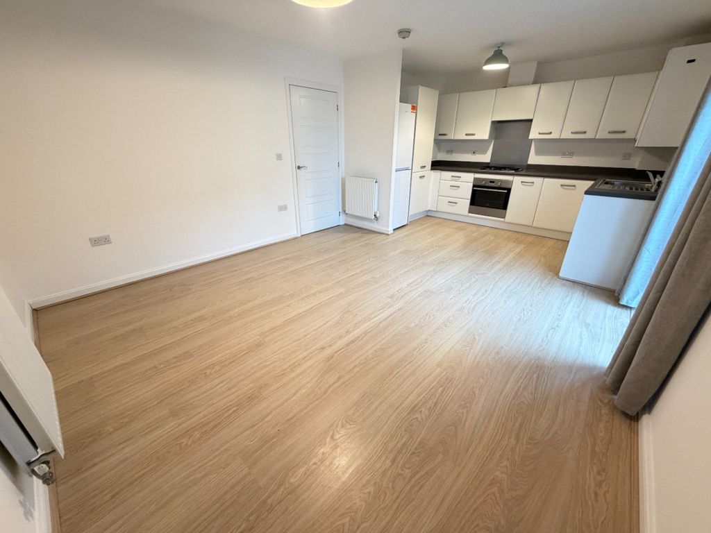 Property photo 3 of 11 4885062