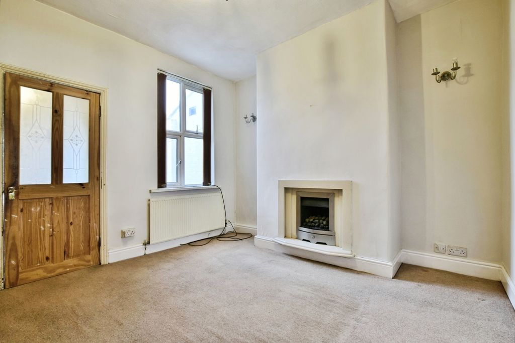 Property photo 3 of 24 Pbox-Img.Jpg