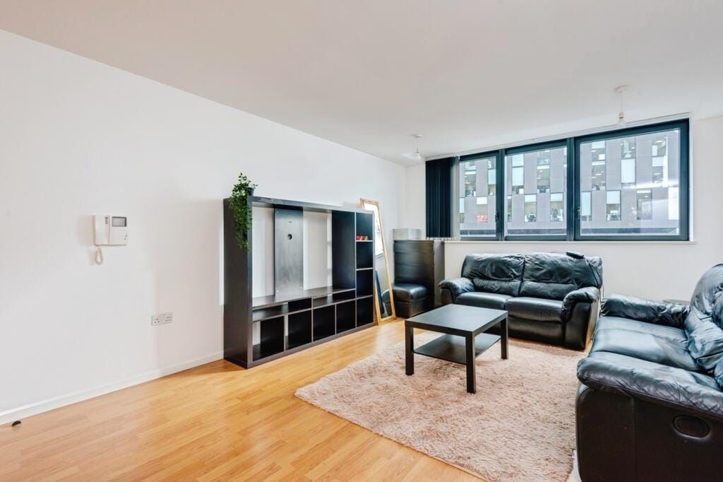 Property photo 3 of 12