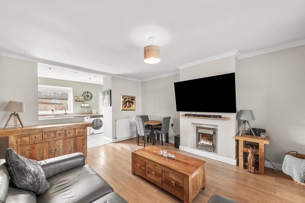 Property photo 3 of 21 4440765