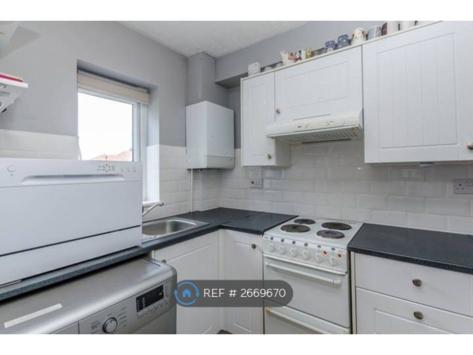 Property photo 2 of 7 Kitchen