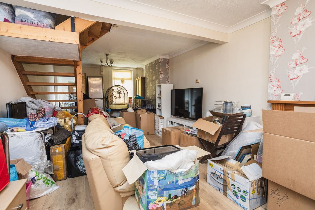 Property photo 2 of 26