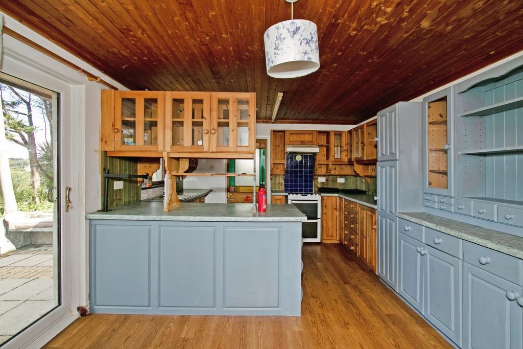 Property photo 2 of 17 Photo