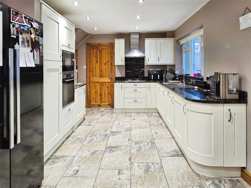 Property photo 3 of 15 Dining Kitchen