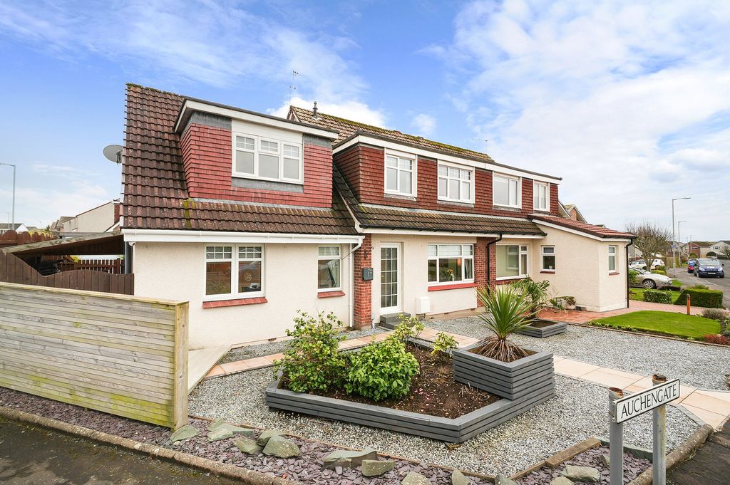 Property photo 1 of 31