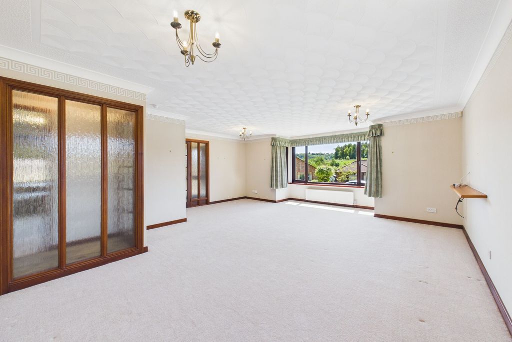 Property photo 2 of 19 Lounge Angle 1