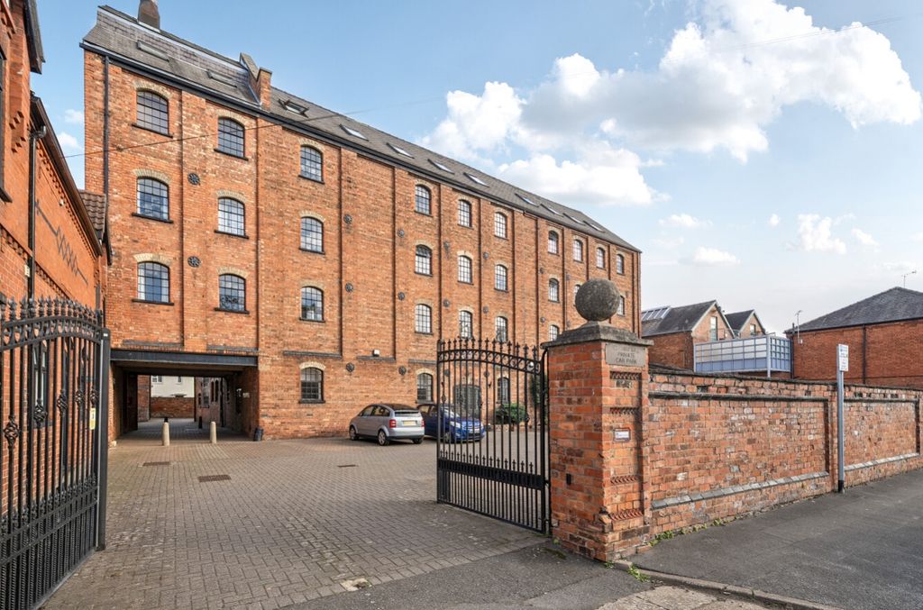 Property photo 1 of 21 1360357-8-68E4Db50769Bd