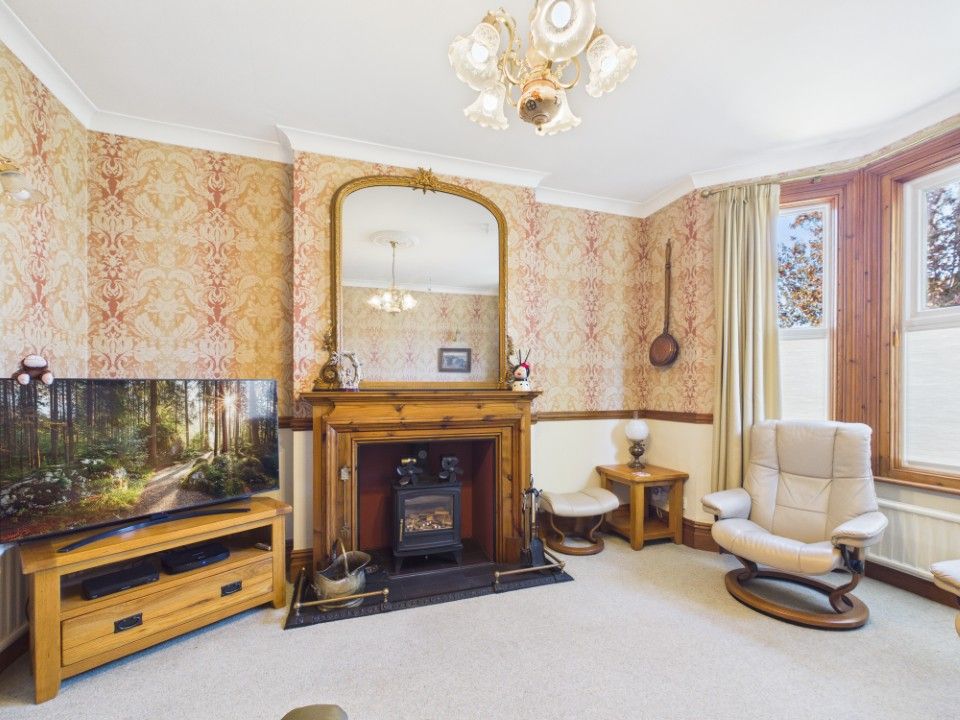 Property photo 2 of 30