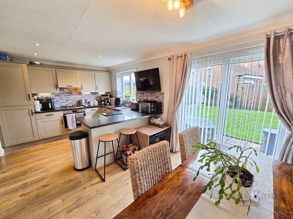 Property photo 3 of 17 Picture No. 11