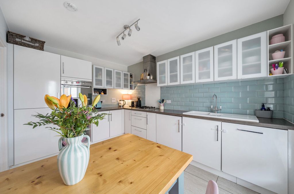 Property photo 2 of 19 1405154-12-6985Ff...